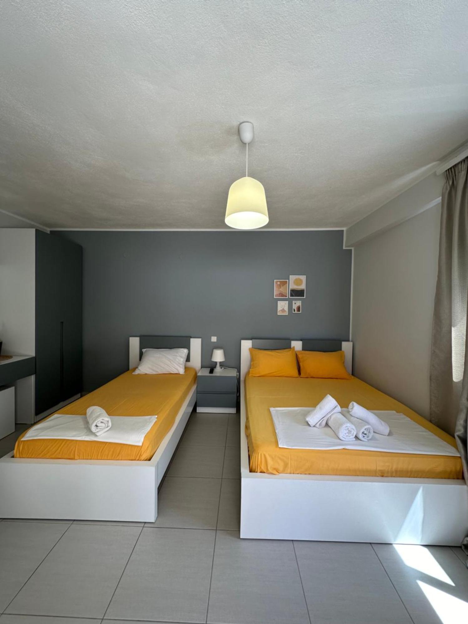 Potami Seashell Hotell Himare Exteriör bild