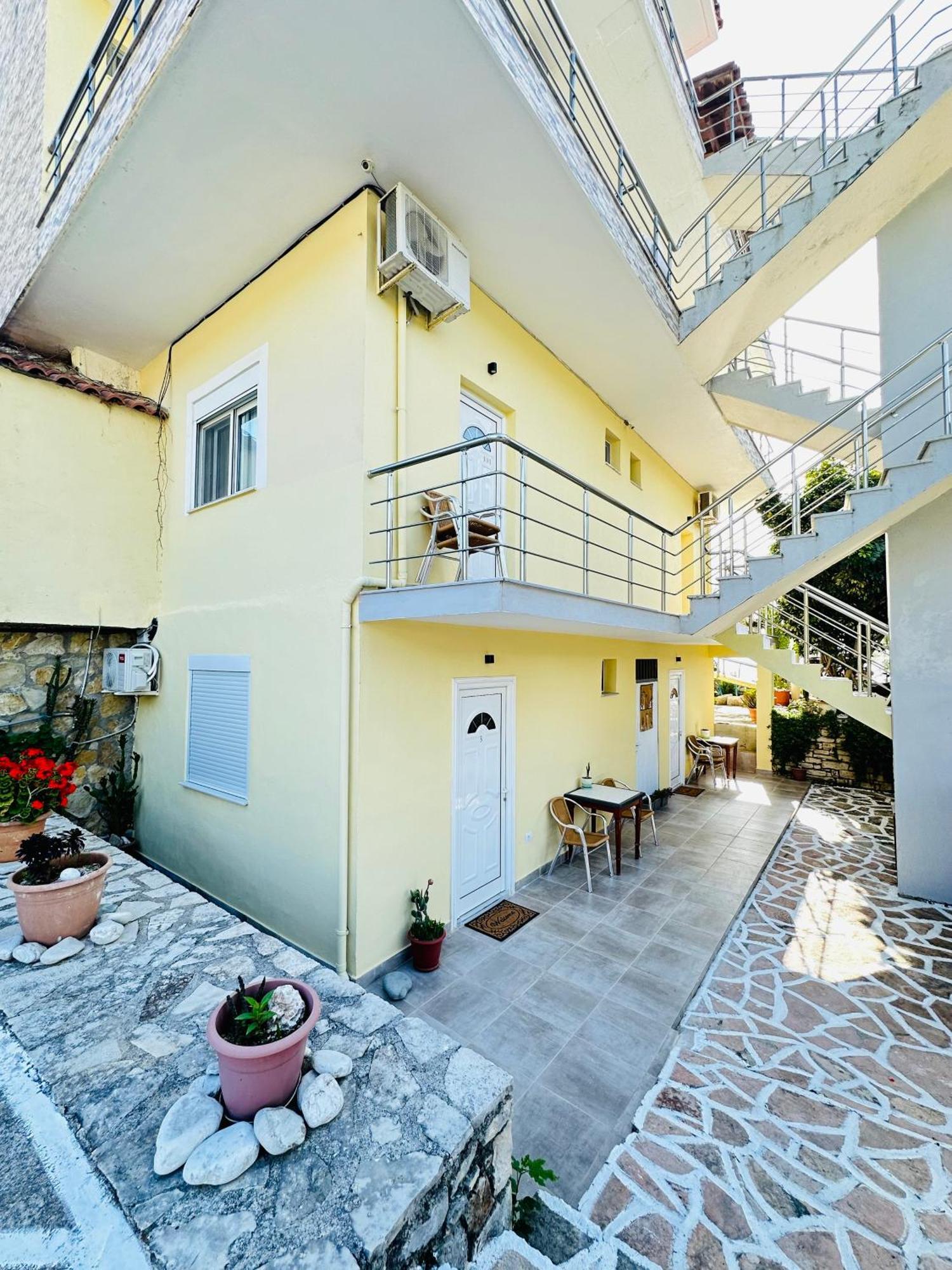 Potami Seashell Hotell Himare Exteriör bild