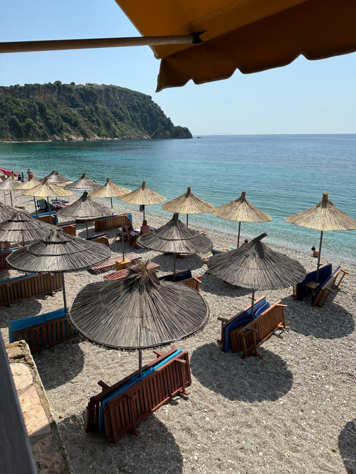 Potami Seashell Hotell Himare Exteriör bild