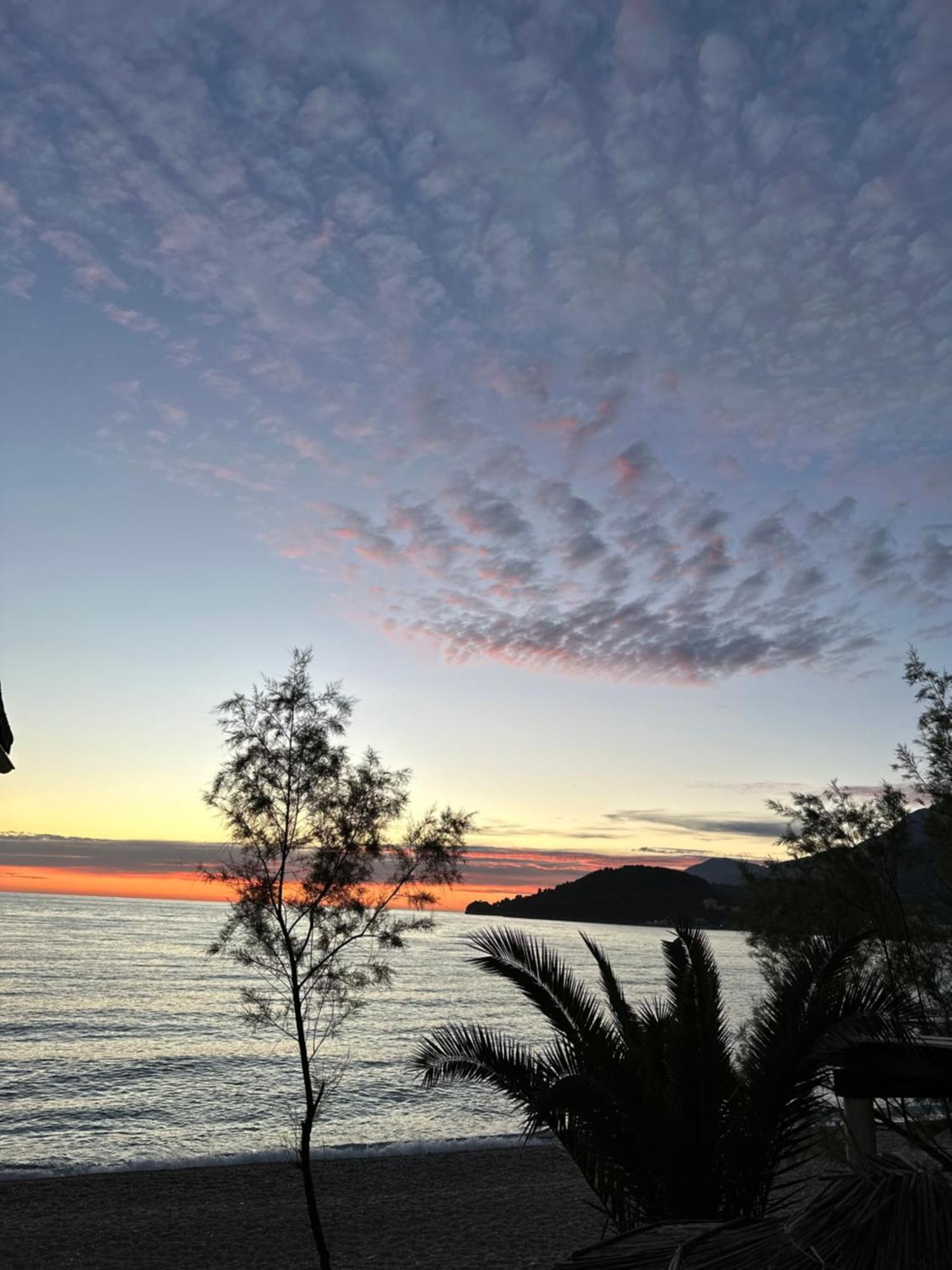 Potami Seashell Hotell Himare Exteriör bild