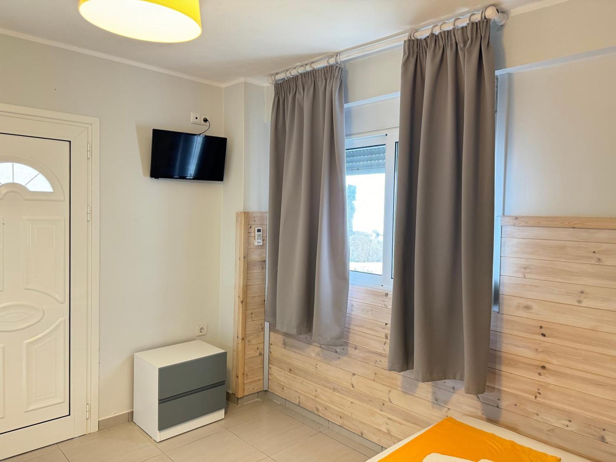 Potami Seashell Hotell Himare Exteriör bild
