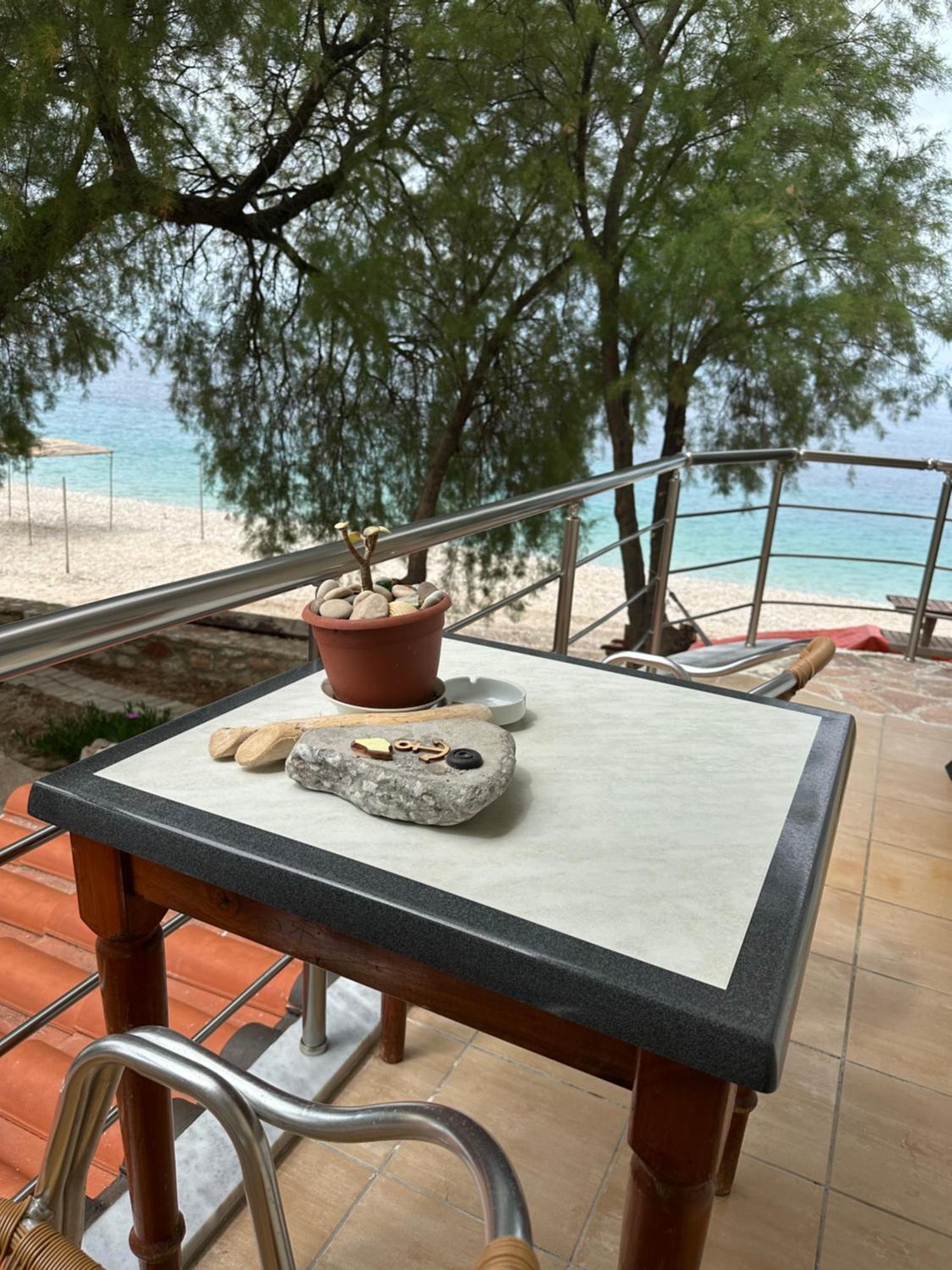 Potami Seashell Hotell Himare Exteriör bild