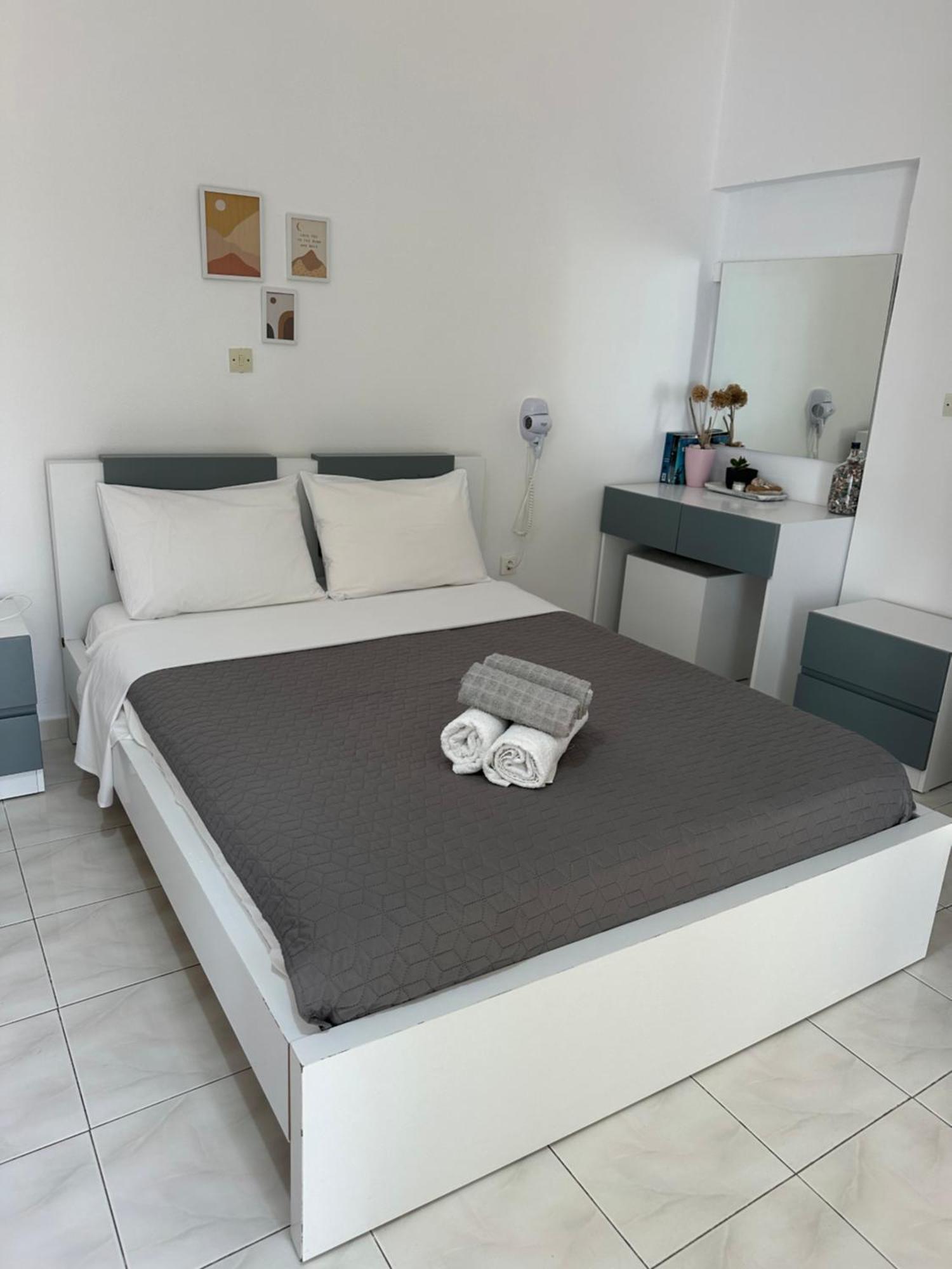 Potami Seashell Hotell Himare Exteriör bild